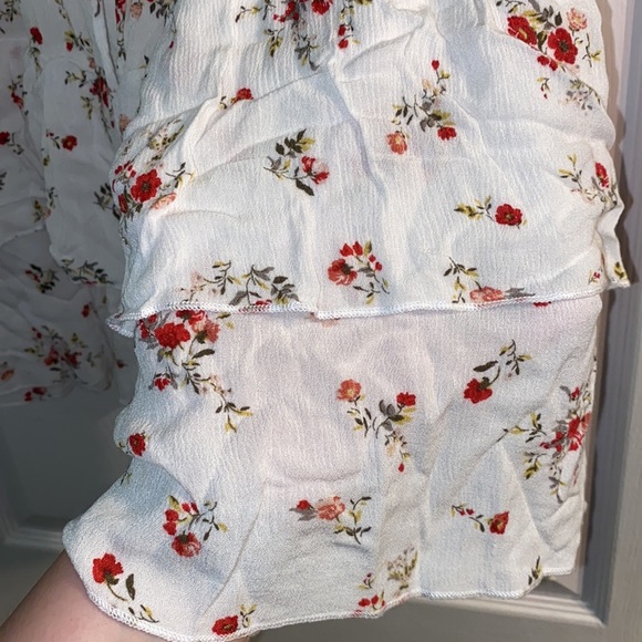 Wallflower Billowy Shorts - Picture 2 of 5